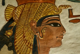 Mummified knees are Queen Nefertari`s, archaeologists conclude 